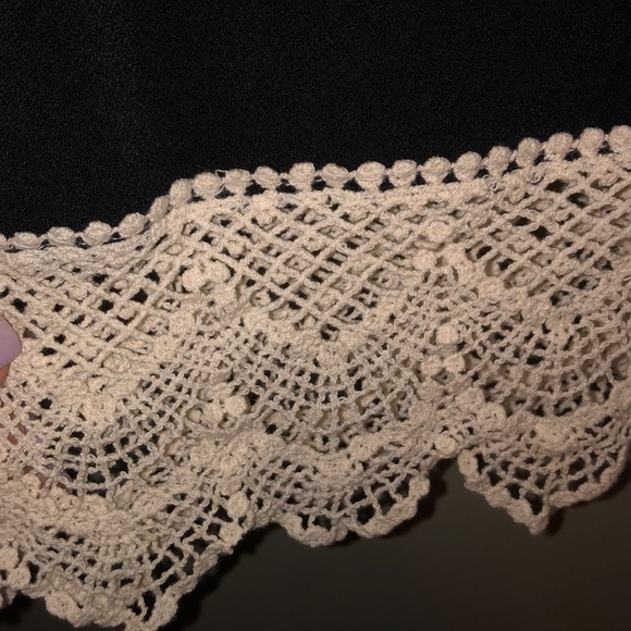 Black crop top - Picture 3 of 3